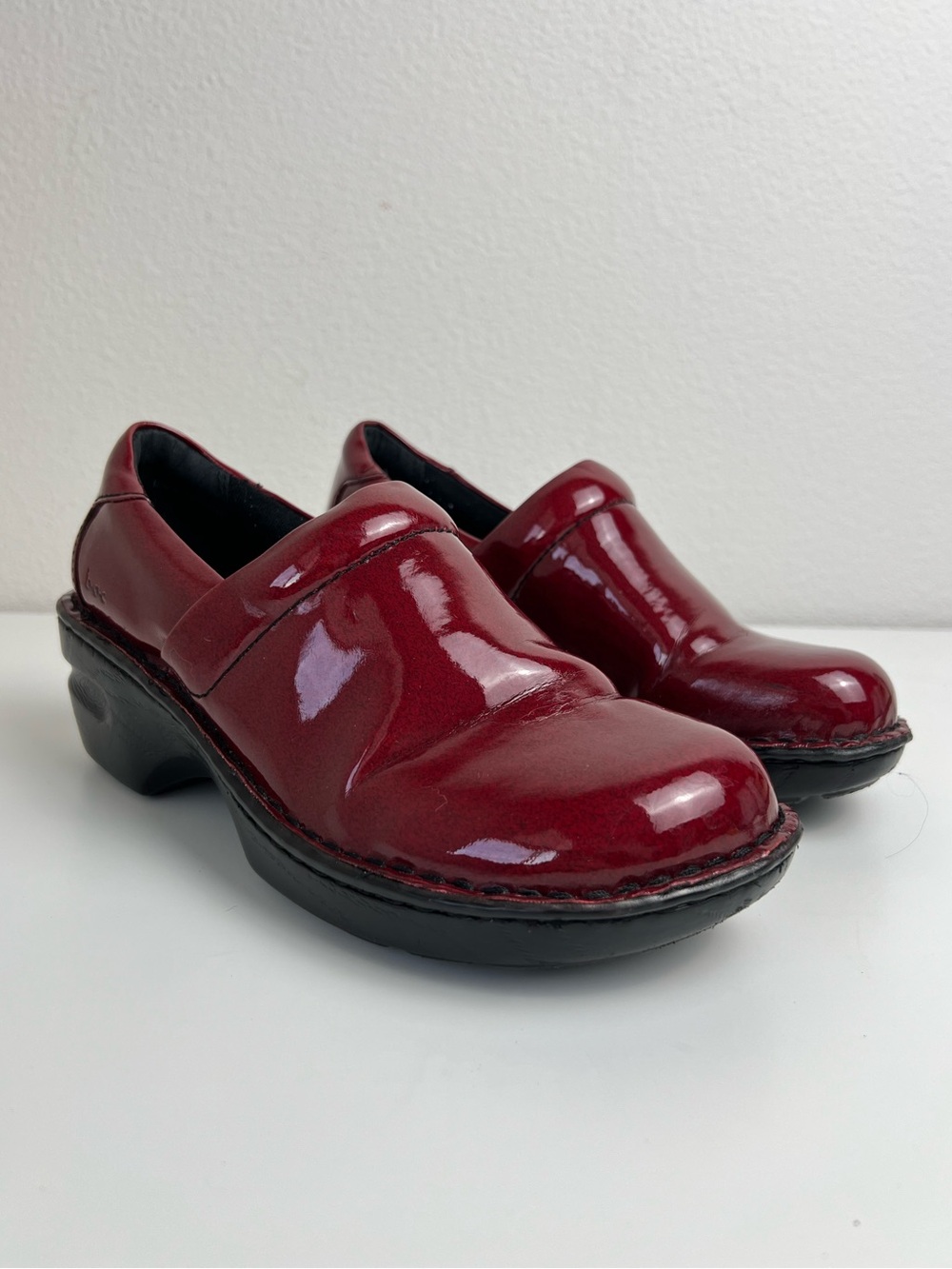 BOC Red Comfort Patent Clogs Walking Work Shoes Teacher Nurse Slip On Size 8‎